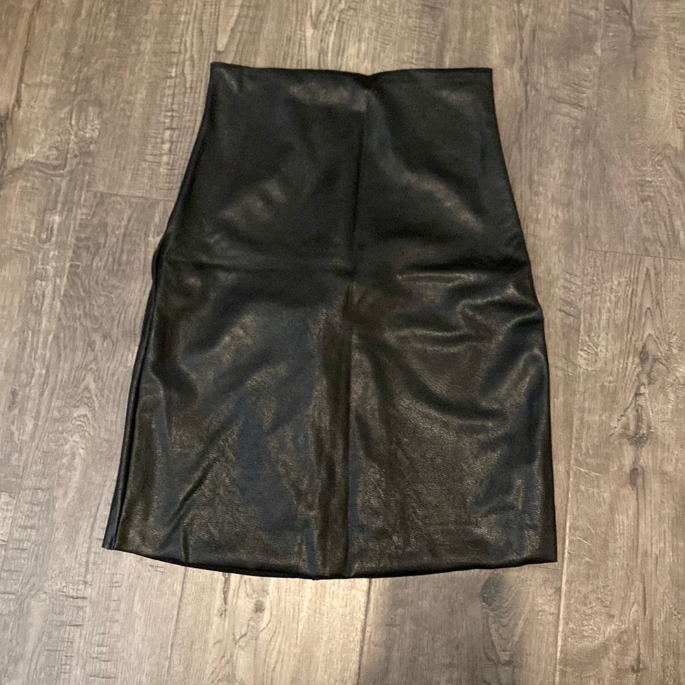 Commando black leather mini skirt